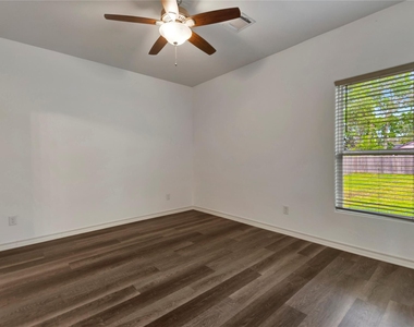 2030 Rosalee Street - Photo Thumbnail 11