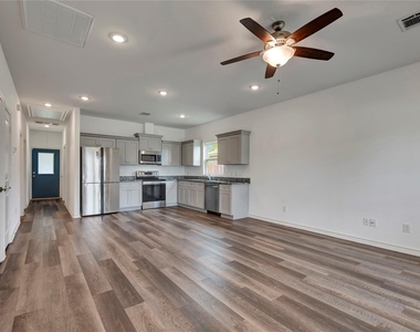 2030 Rosalee Street - Photo Thumbnail 5