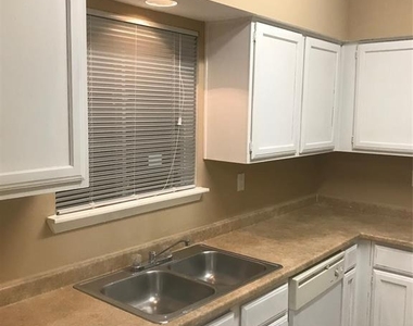 7724 W Gulf Bank Rd - Photo Thumbnail 3