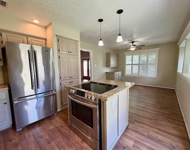 3602 Chapel Square Drive - Photo Thumbnail 18