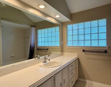 3602 Chapel Square Drive - Photo Thumbnail 25