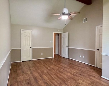 3602 Chapel Square Drive - Photo Thumbnail 23