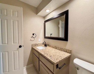 3602 Chapel Square Drive - Photo Thumbnail 31
