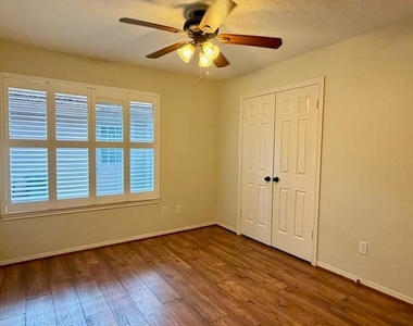 3602 Chapel Square Drive - Photo Thumbnail 26