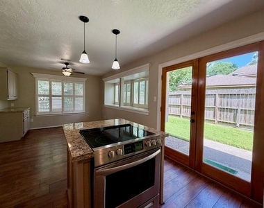 3602 Chapel Square Drive - Photo Thumbnail 17