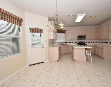 3810 Buckley Lane - Photo Thumbnail 6