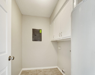 1833 Country Village Boulevard - Photo Thumbnail 18