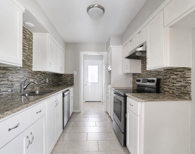 1833 Country Village Boulevard - Photo Thumbnail 5