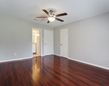 1833 Country Village Boulevard - Photo Thumbnail 14