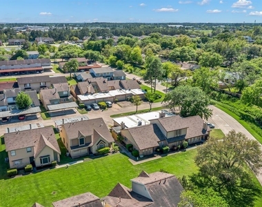 1833 Country Village Boulevard - Photo Thumbnail 24