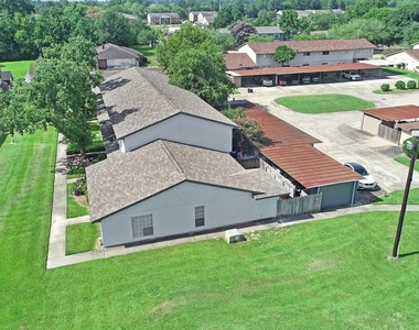 1833 Country Village Boulevard - Photo Thumbnail 26