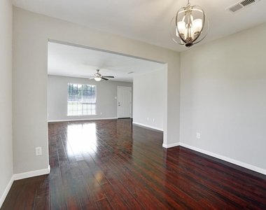 1833 Country Village Boulevard - Photo Thumbnail 6