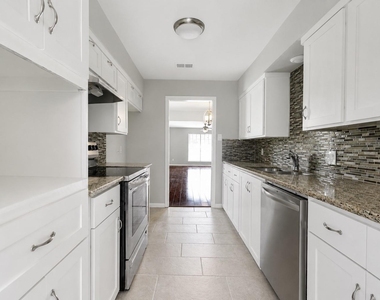 1833 Country Village Boulevard - Photo Thumbnail 4