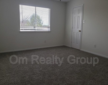 6655 Stonefort Ct - Photo Thumbnail 4