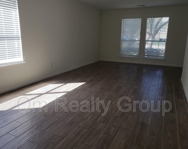6655 Stonefort Ct - Photo Thumbnail 2