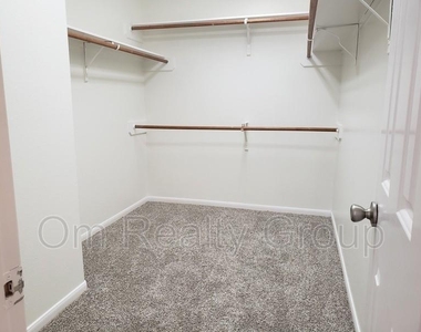 6655 Stonefort Ct - Photo Thumbnail 9
