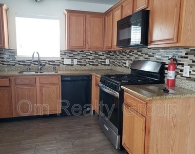 6655 Stonefort Ct - Photo Thumbnail 16