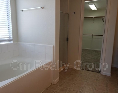 6655 Stonefort Ct - Photo Thumbnail 10