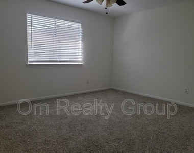 6655 Stonefort Ct - Photo Thumbnail 3