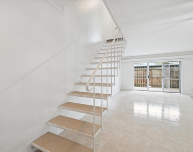 7821 Rue Saint Cyr Street - Photo Thumbnail 5