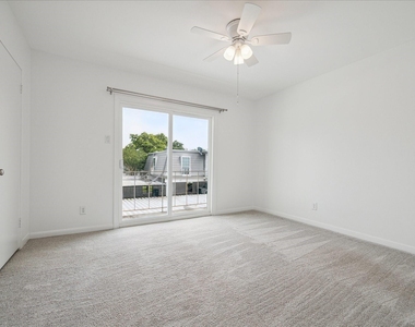 7821 Rue Saint Cyr Street - Photo Thumbnail 6
