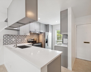 7821 Rue Saint Cyr Street - Photo Thumbnail 1