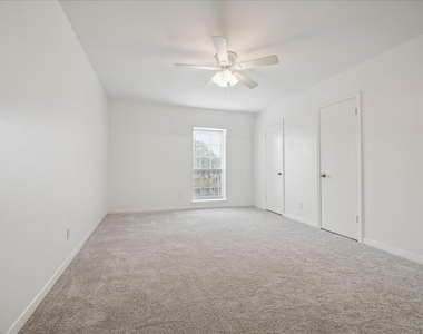 7821 Rue Saint Cyr Street - Photo Thumbnail 9