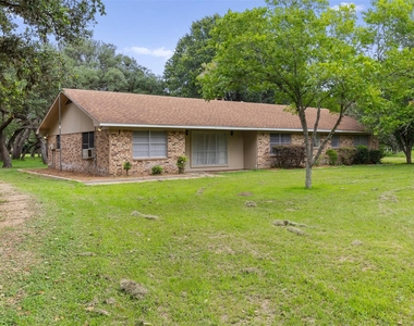 1205 Struss Lane - Photo Thumbnail 2