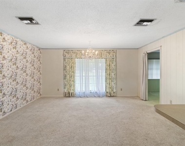 1205 Struss Lane - Photo Thumbnail 11