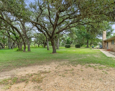 1205 Struss Lane - Photo Thumbnail 5