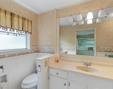 1205 Struss Lane - Photo Thumbnail 14
