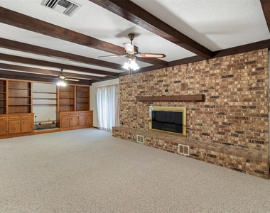 1205 Struss Lane - Photo Thumbnail 6
