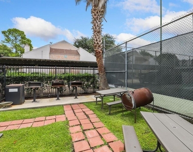 7900 N Stadium Drive - Photo Thumbnail 9