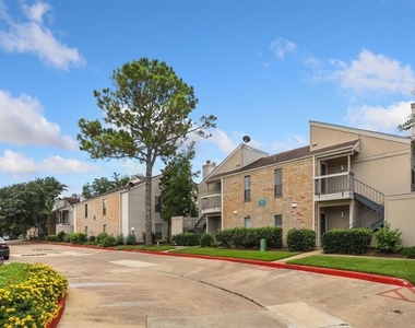 7900 N Stadium Drive - Photo Thumbnail 6