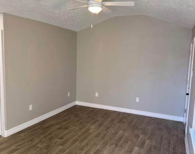 7213 Springdale Street - Photo Thumbnail 1
