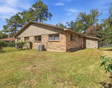 1006 Perry Street - Photo Thumbnail 12