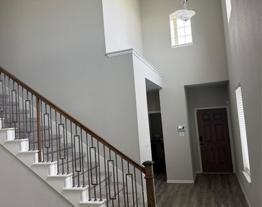 15703 Cairnwell Bend Drive - Photo Thumbnail 11