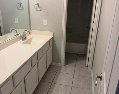 15703 Cairnwell Bend Drive - Photo Thumbnail 12