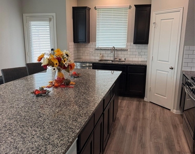15703 Cairnwell Bend Drive - Photo Thumbnail 4