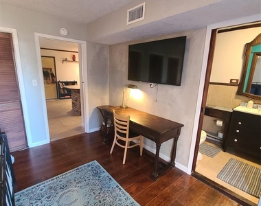 1849 Marshall Street - Photo Thumbnail 15