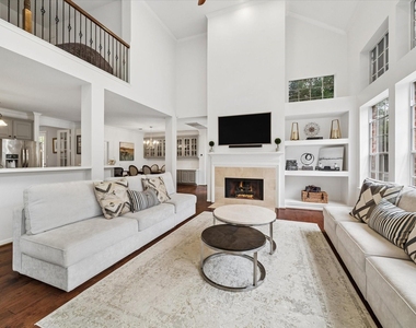 1507 Kennebeck Place - Photo Thumbnail 5