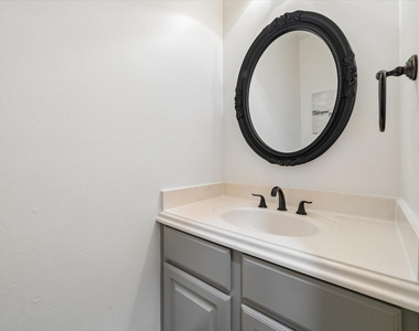 1507 Kennebeck Place - Photo Thumbnail 16