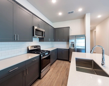 16814 Olive Brush Lane - Photo Thumbnail 3