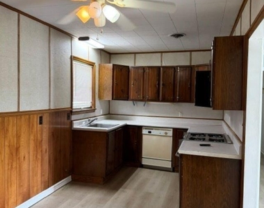 2524 Central Boulevard - Photo Thumbnail 3