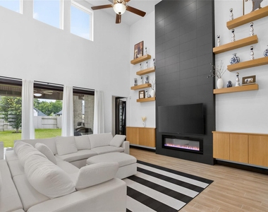 10514 Morning Oaks Drive - Photo Thumbnail 6