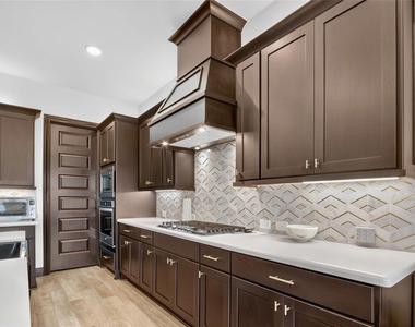 10514 Morning Oaks Drive - Photo Thumbnail 11