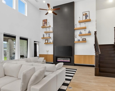 10514 Morning Oaks Drive - Photo Thumbnail 7