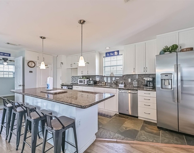 3917 3rd Street - Photo Thumbnail 7