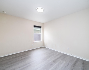 7111 Cornflower Lane - Photo Thumbnail 16
