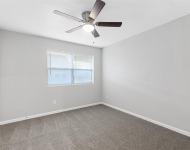 1701 Upland Drive - Photo Thumbnail 12